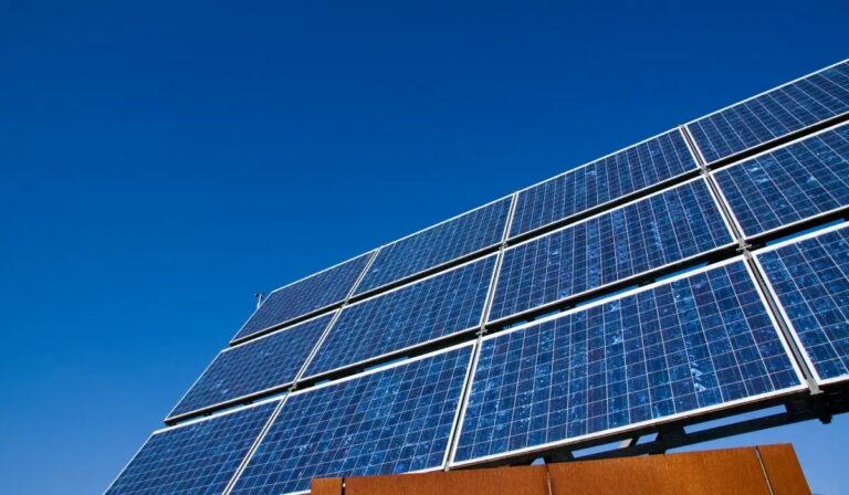Maximizing Solar Panel Efficiency Key Factors for Improved Performance
